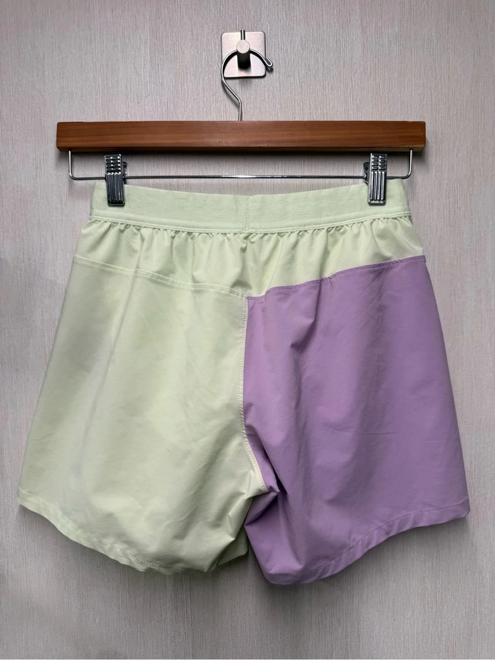 The North Face Wander 2-Toned Athletic Shorts Purple Green, Size XS